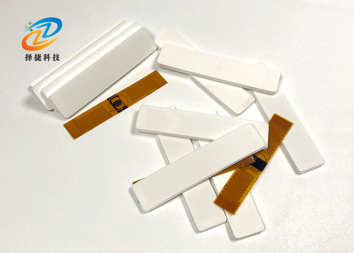 洗衣RFID射頻標(biāo)簽 55*12mm產(chǎn)品實(shí)拍展示圖三