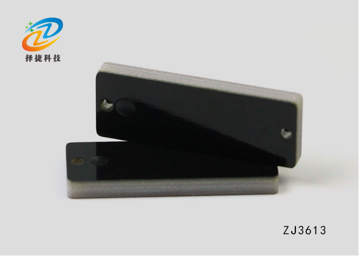 PCB超高頻抗金屬標(biāo)簽ZJ3613實(shí)拍展示圖